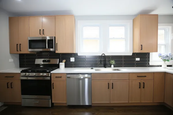 $549,000 | 2955 North Lotus Avenue, Chicago, IL 60641