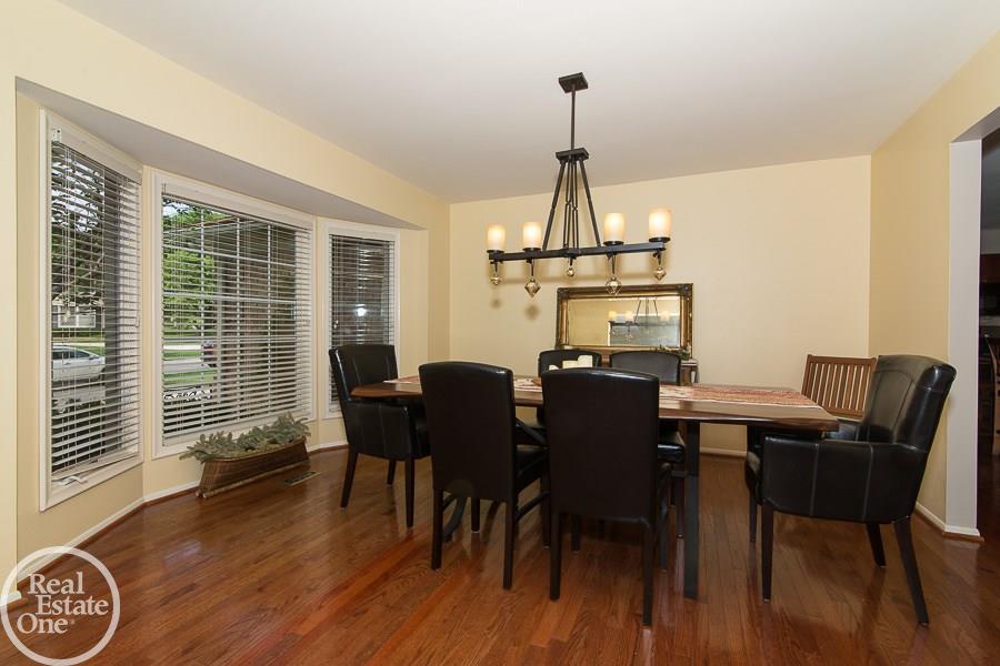 1754 North Kilburn Road Rochester, MI 48306 - Photo 6 of 23 31248714-5.JPG