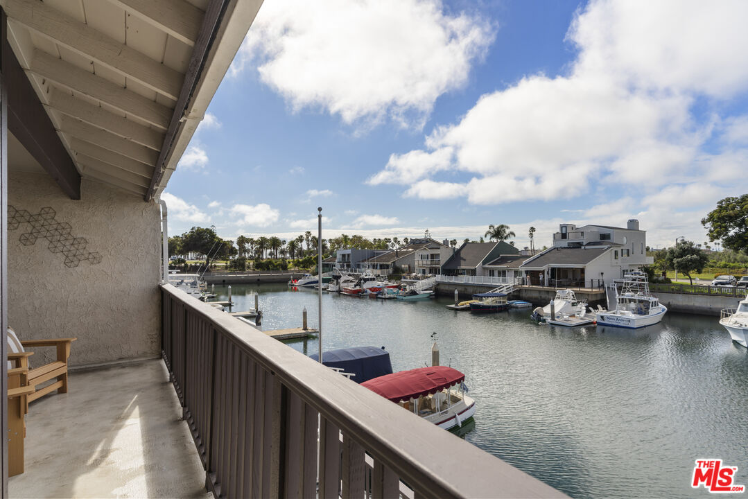 4555 Falkirk Bay, Unit BAY Oxnard, CA 93035 - Photo 23 of 46 a view of a terrace with sitting area