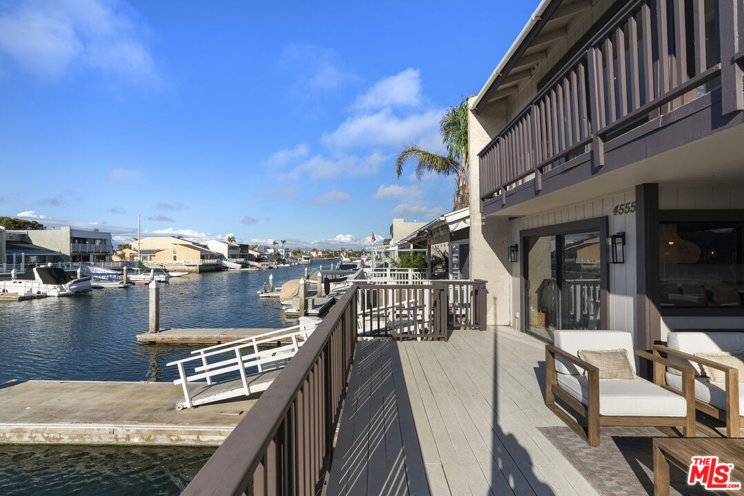 4555 Falkirk Bay, Unit BAY Oxnard, CA 93035 - Photo 37 of 46 a view of balcony with furniture