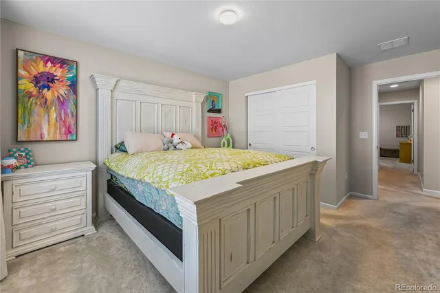 a bed room with a bed