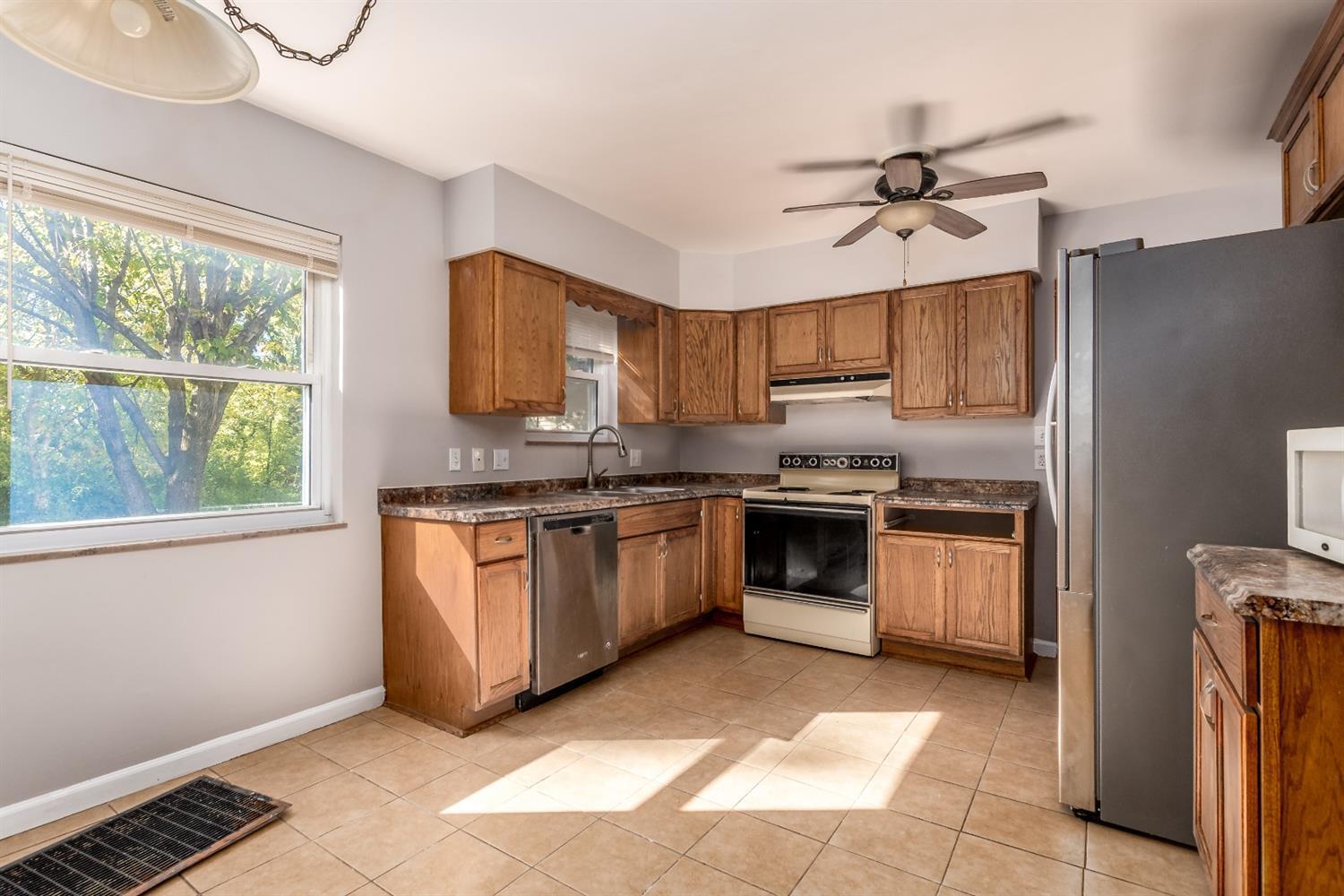 5535 Lawrence Road Cincinnati, OH 45248 - Photo 7 of 25