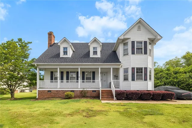 $299,000 | 107 Barrington Court, Easley, SC 29642