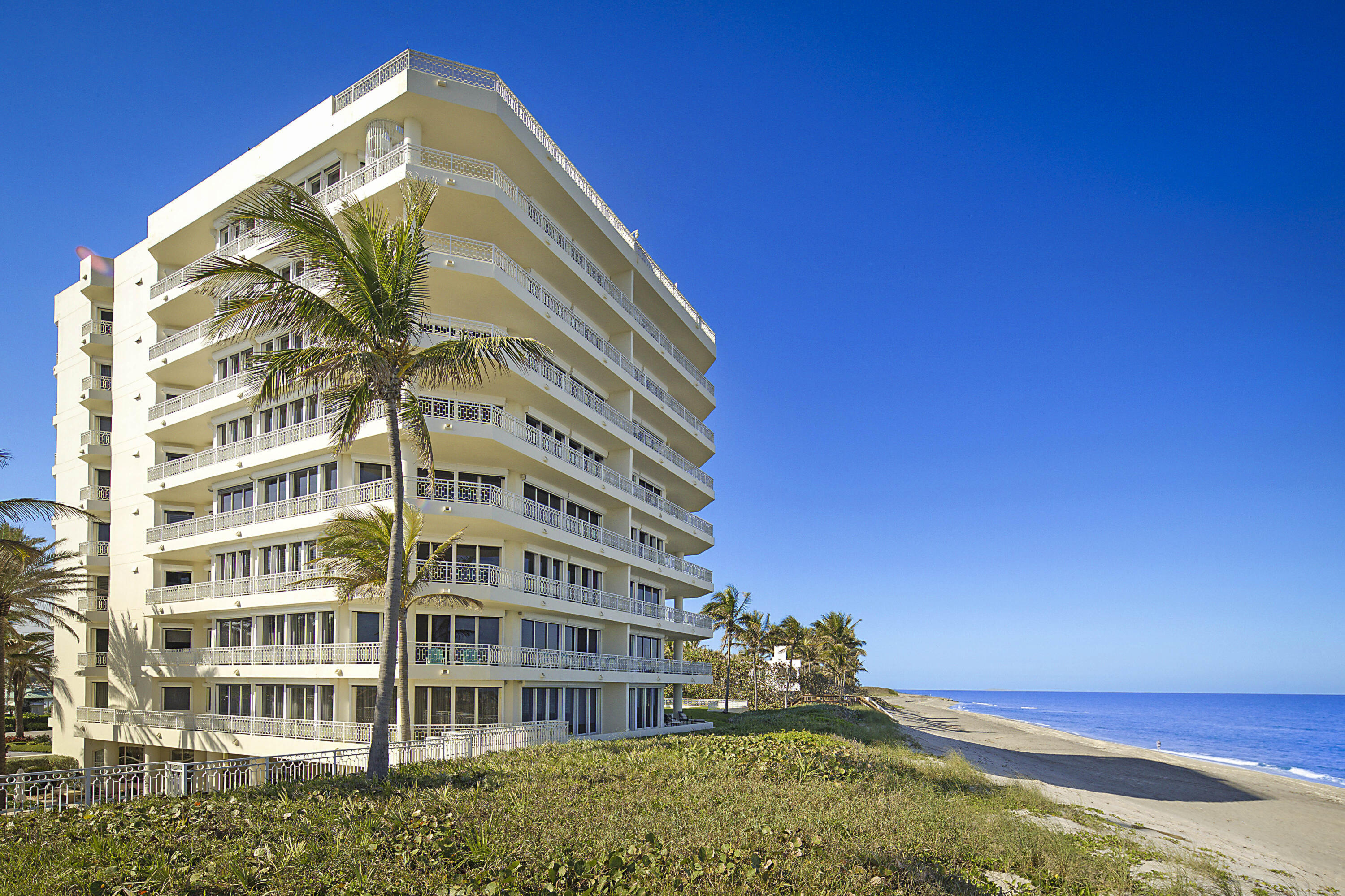 19950 South Beach Road, Unit 4 Tequesta, FL 33469 - Photo 4 of 56 a view of a tall building