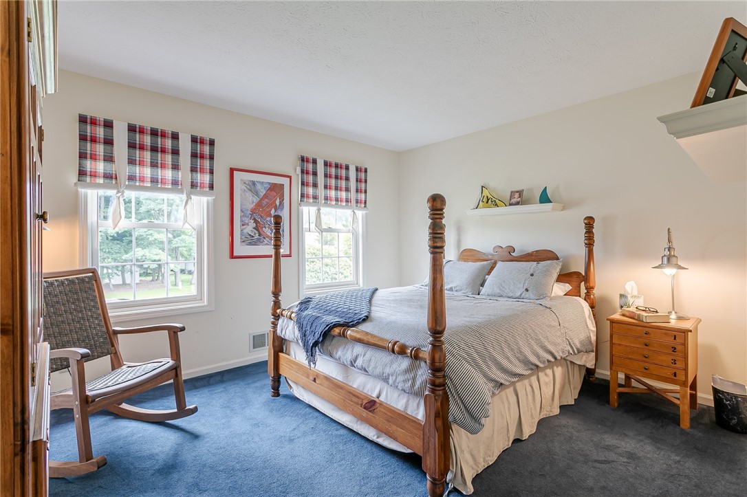 255 Totem Trail Irondequoit, NY 14617 - Photo 26 of 48 Bedroom #2 with double closet