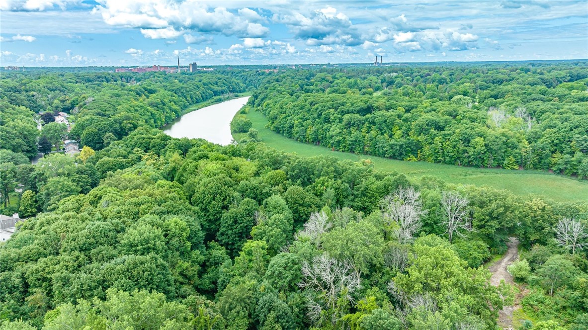 255 Totem Trail Irondequoit, NY 14617 - Photo 47 of 48