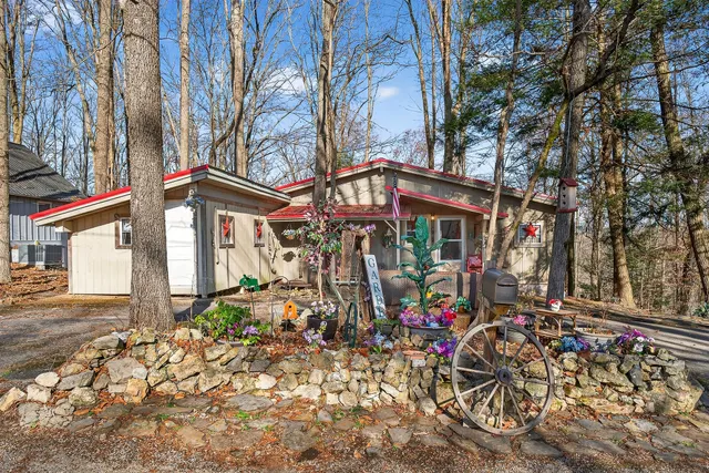 $395,000 | 605 Holiday Haven Drive, Smithville, TN 37166