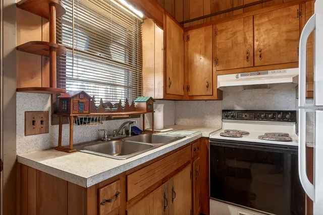 $395,000 | 605 Holiday Haven Drive, Smithville, TN 37166