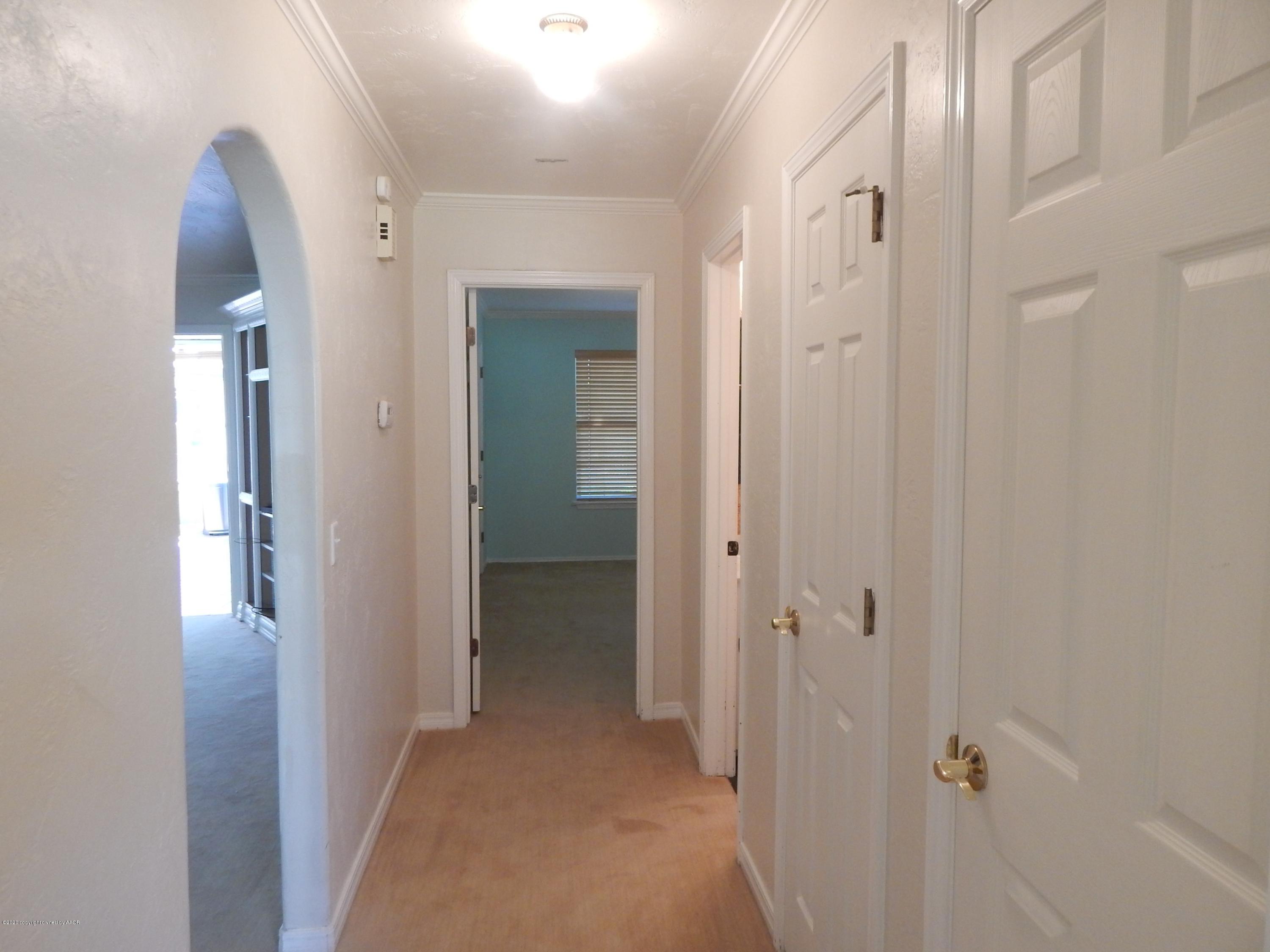 3305 Reeder Drive Amarillo, TX 79121 - Photo 16 of 25 Hallway