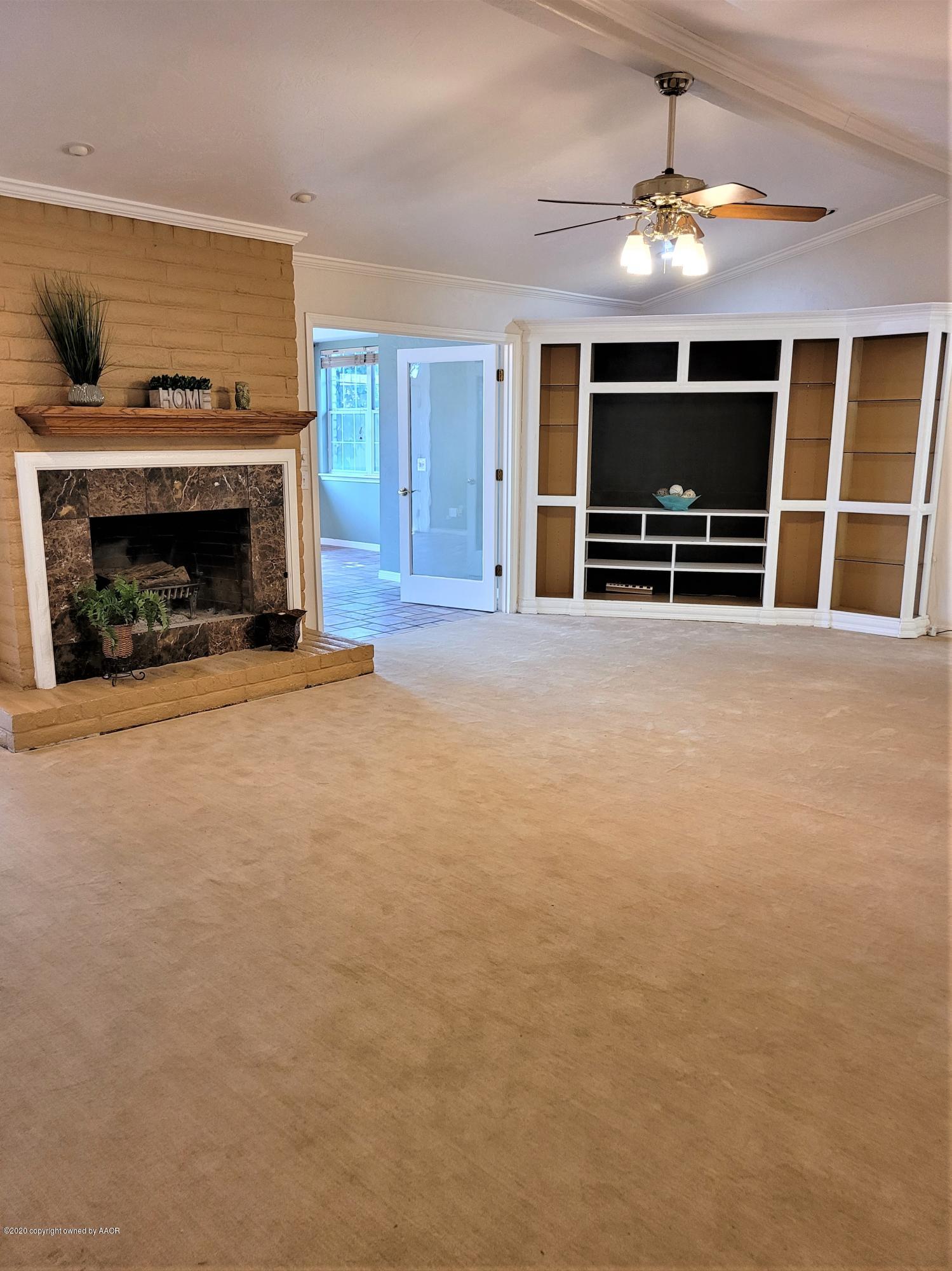 3305 Reeder Drive Amarillo, TX 79121 - Photo 3 of 25 Living Area