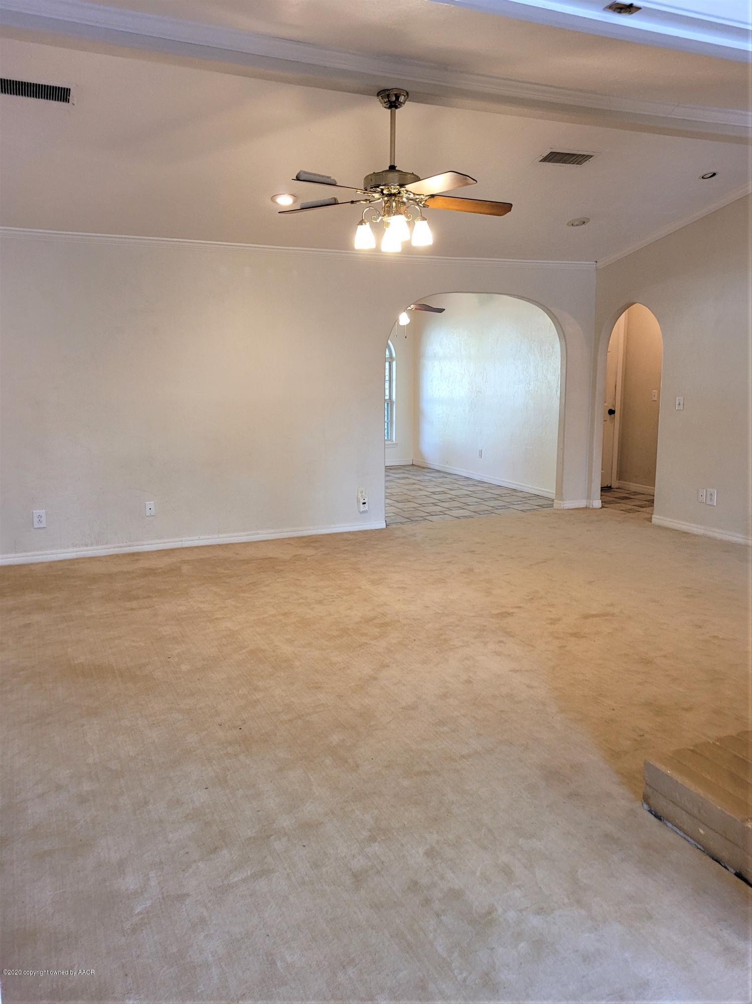3305 Reeder Drive Amarillo, TX 79121 - Photo 4 of 25 Living Area