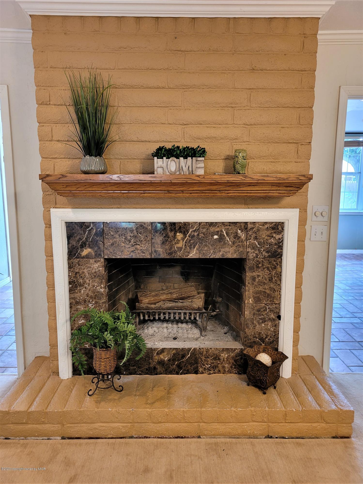 3305 Reeder Drive Amarillo, TX 79121 - Photo 5 of 25 Fireplace