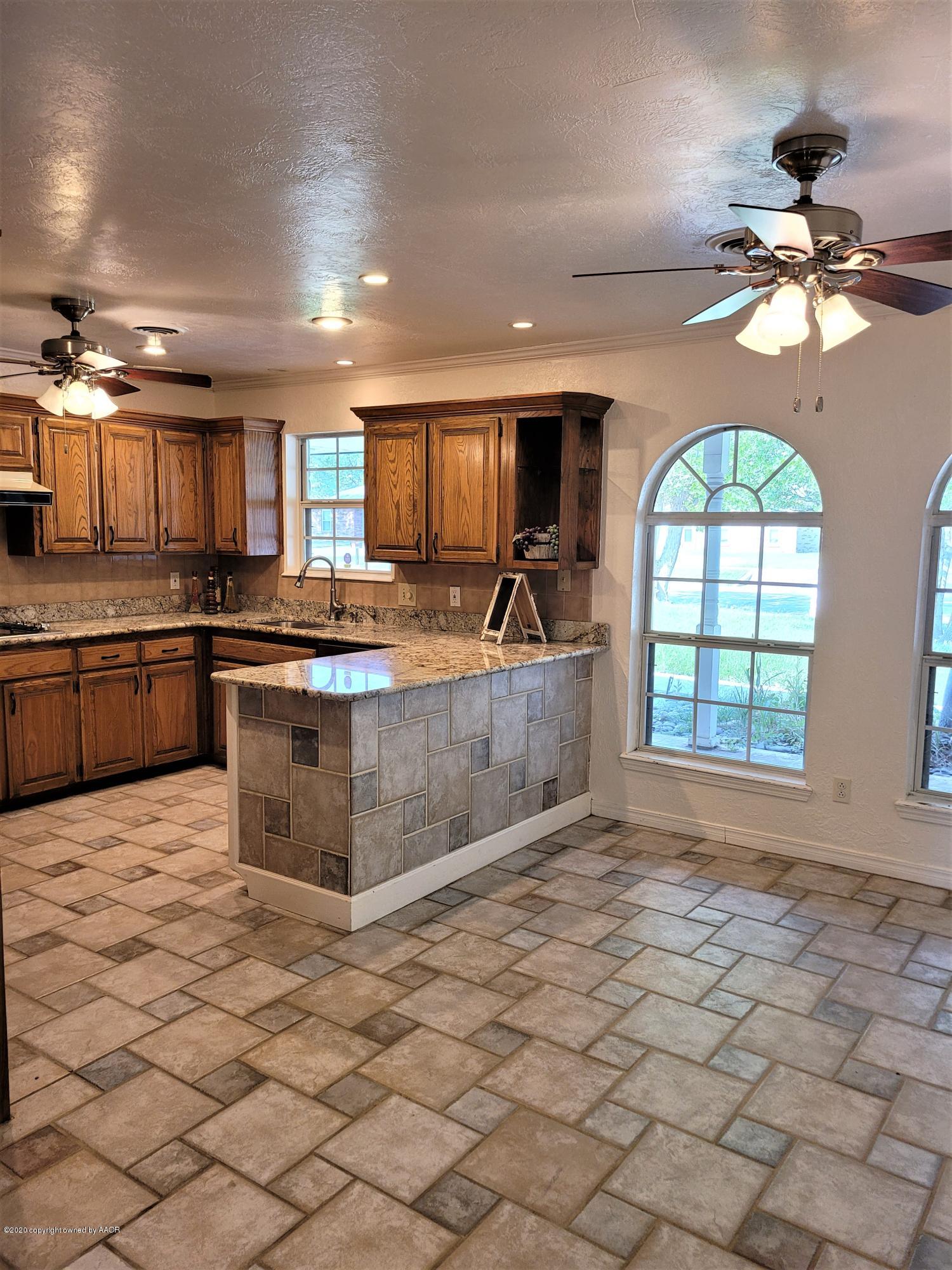 3305 Reeder Drive Amarillo, TX 79121 - Photo 8 of 25 Dining and Kitchen