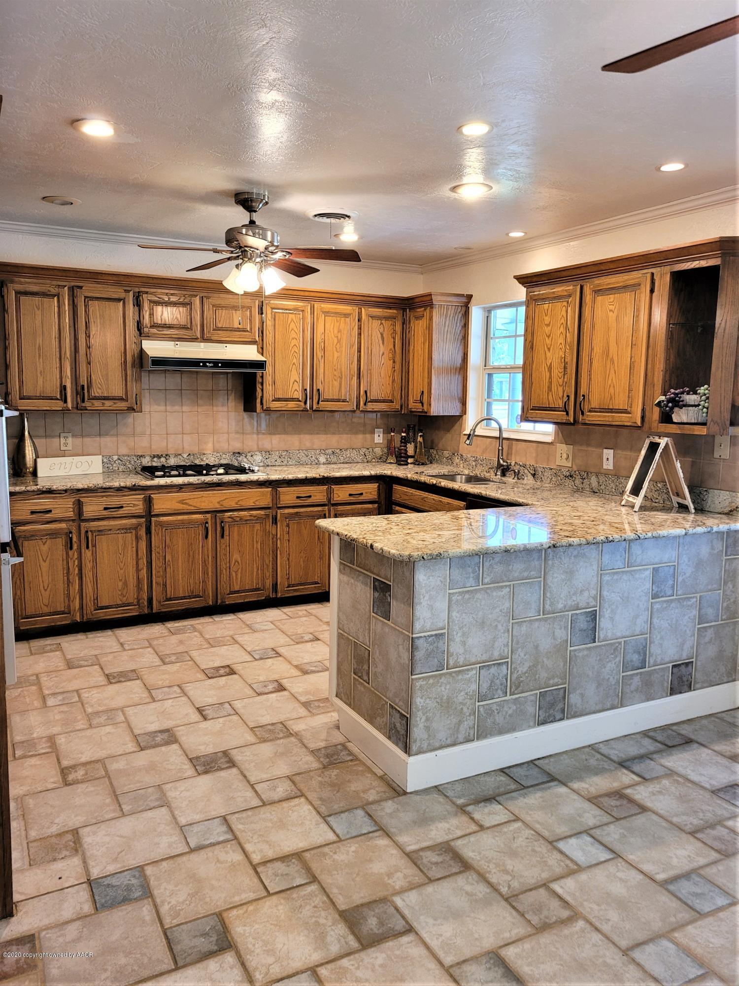 3305 Reeder Drive Amarillo, TX 79121 - Photo 10 of 25 Kitchen