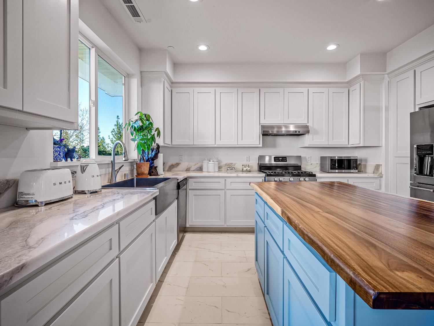 5915 Traverse Creek Road Garden Valley, CA 95633 - Photo 13 of 36