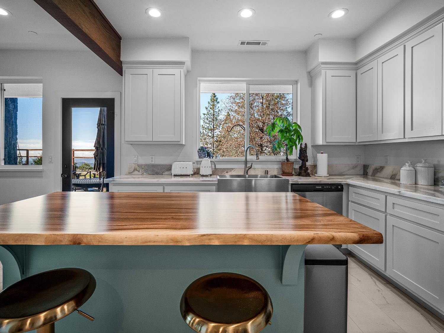 5915 Traverse Creek Road Garden Valley, CA 95633 - Photo 14 of 36