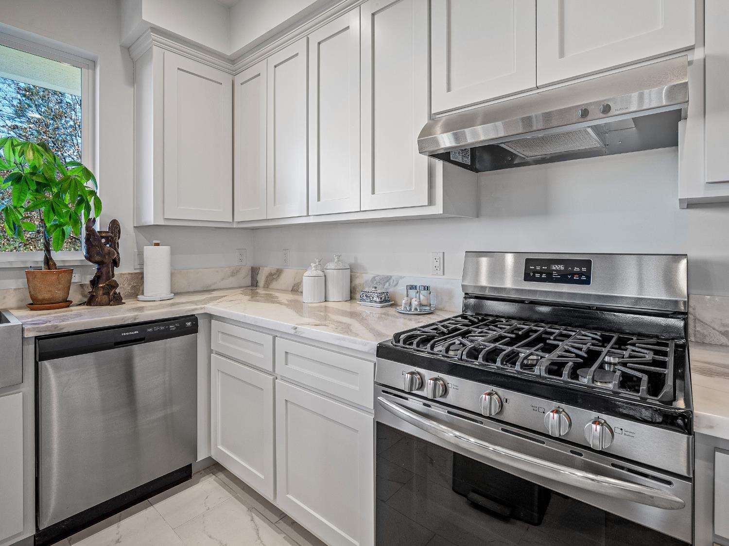 5915 Traverse Creek Road Garden Valley, CA 95633 - Photo 17 of 36