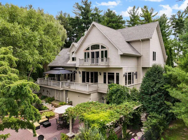 $1,200,000 | 8523 North Stone Farm Road, Edgerton, WI 53534