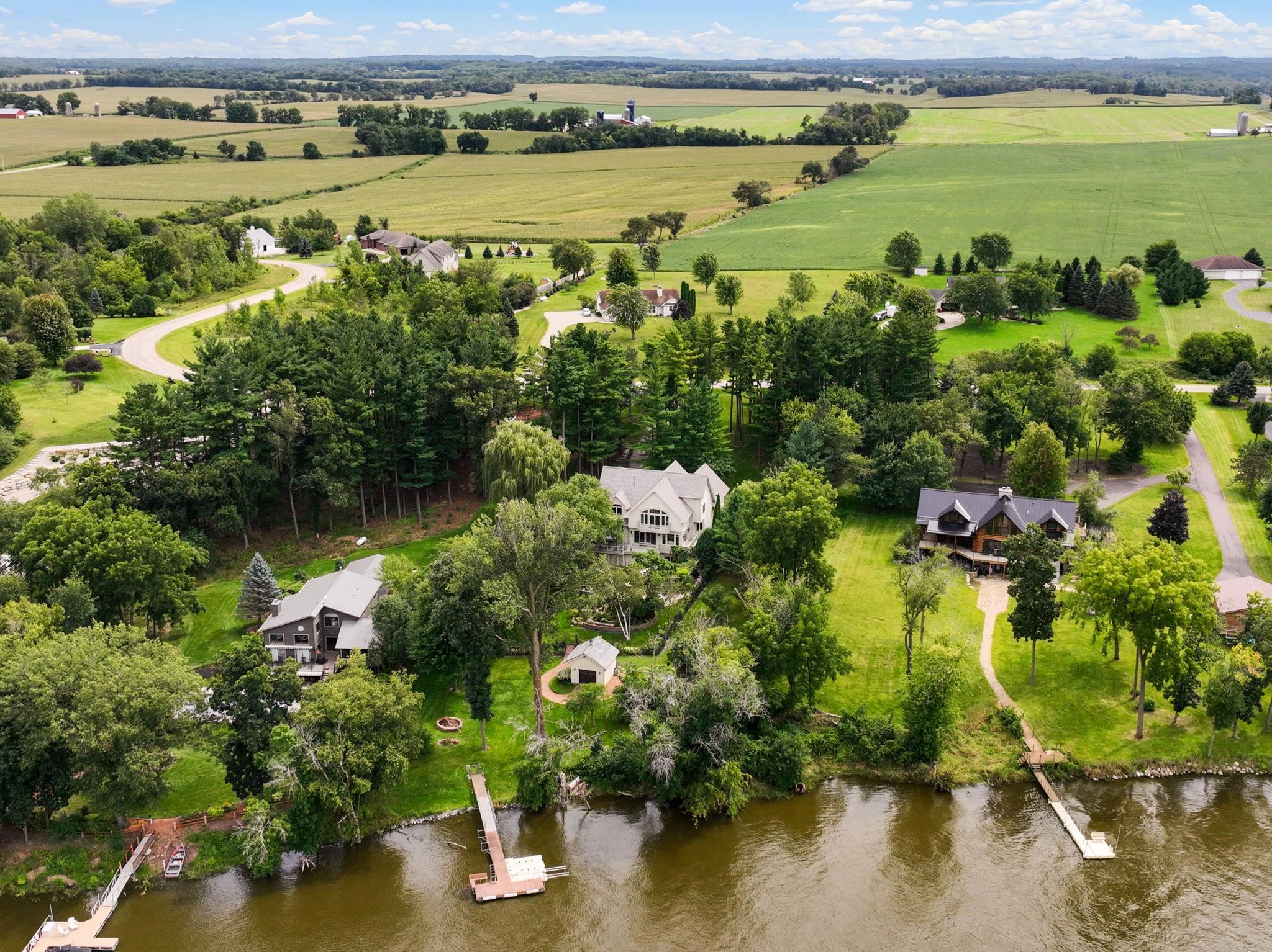 8523 North Stone Farm Road Edgerton, WI 53534 - Photo 2 of 109