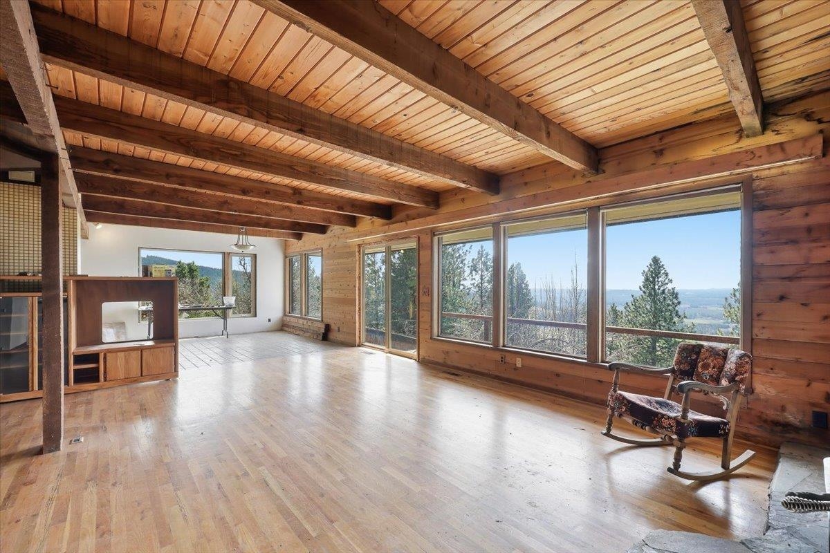 6304 East Custer Lane Spokane, WA 99223 - Photo 7 of 31