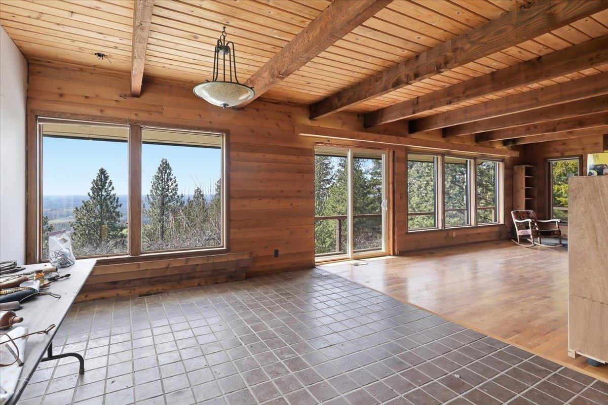 6304 East Custer Lane Spokane, WA 99223 - Photo 8 of 31