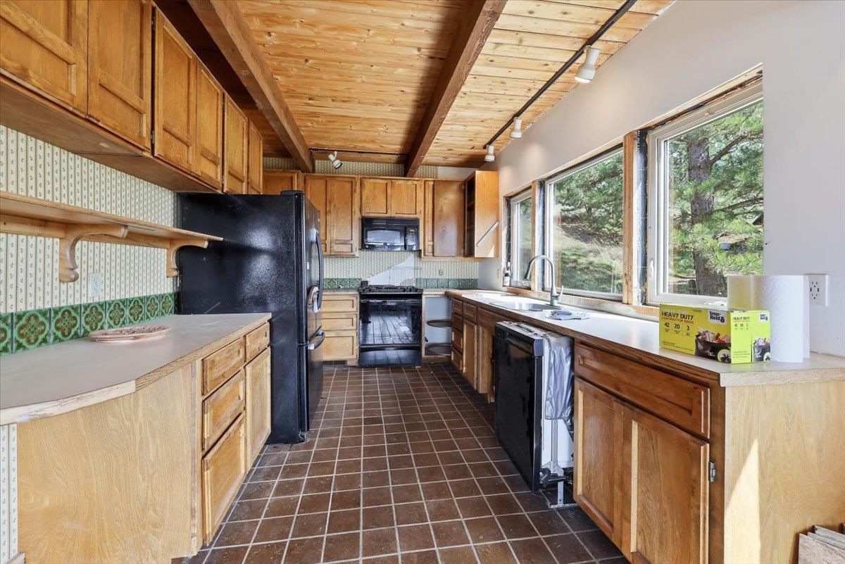 6304 East Custer Lane Spokane, WA 99223 - Photo 9 of 31