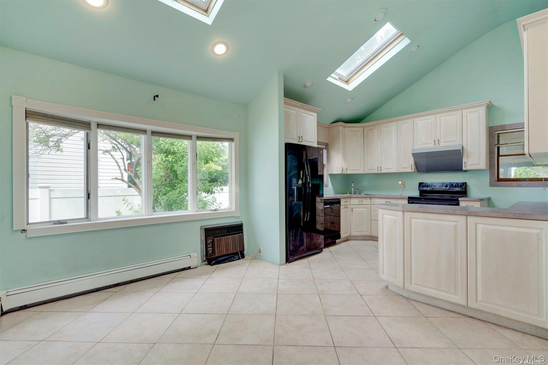 4 Cheshire Road Bethpage, NY 11714 - Photo 11 of 28