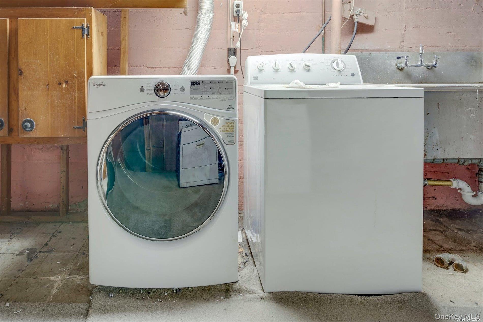 4 Cheshire Road Bethpage, NY 11714 - Photo 16 of 28