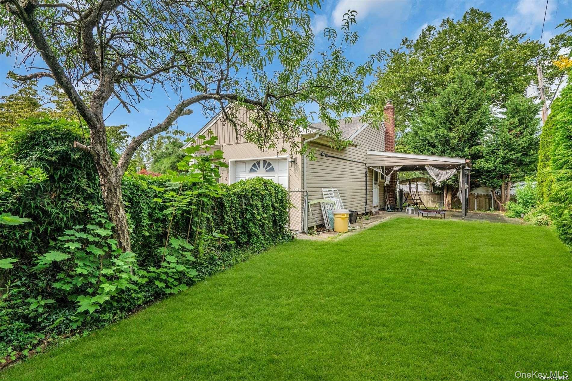 4 Cheshire Road Bethpage, NY 11714 - Photo 6 of 28