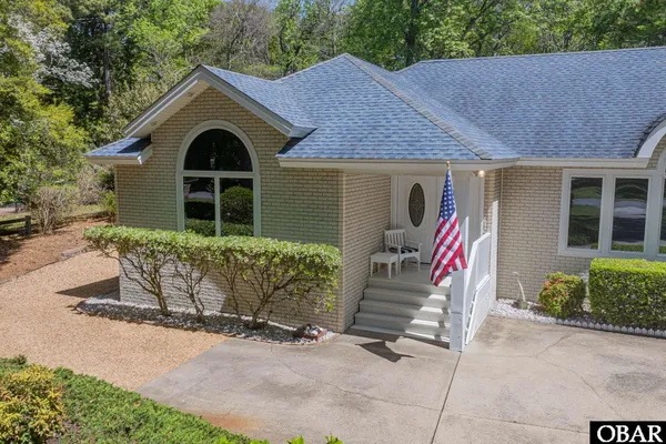$884,900 | 160 Chicahauk Trail, Southern Shores, NC 27949