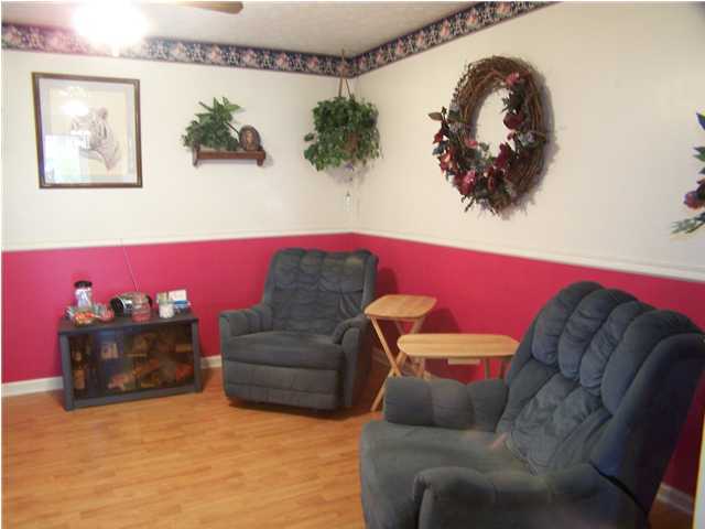 12404 Ridgemont Road Louisville, KY 40229 - Photo 5 of 17 Additional Photo