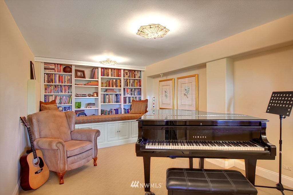 4057 57th Avenue Southwest Seattle, WA 98116 - Photo 13 of 15