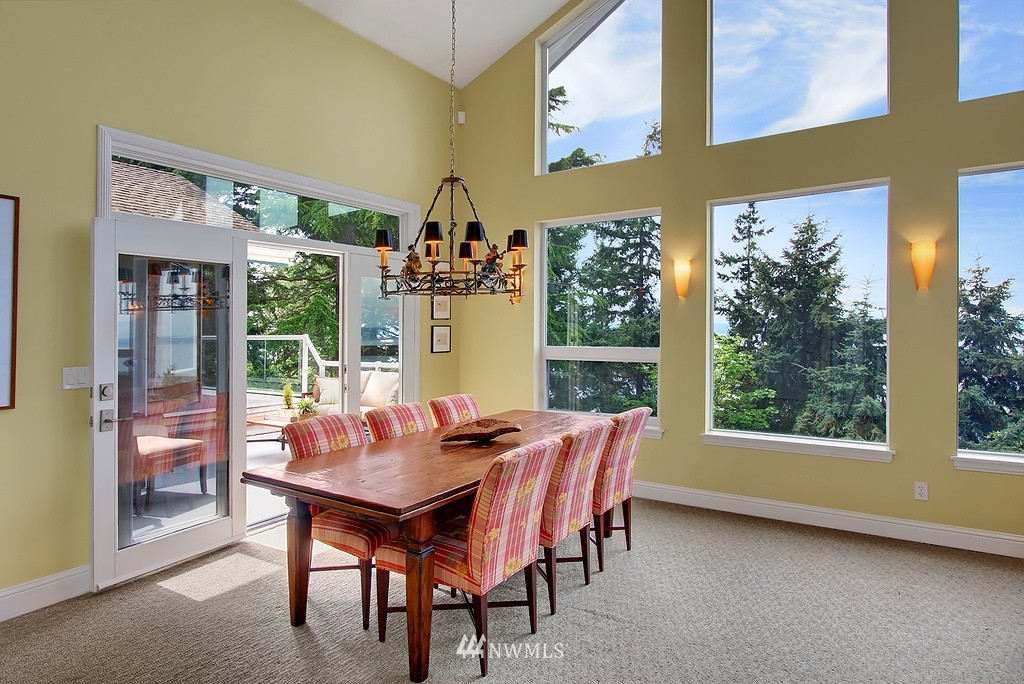 4057 57th Avenue Southwest Seattle, WA 98116 - Photo 4 of 15