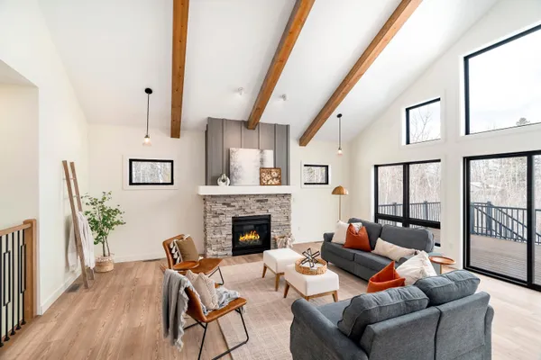 $899,500 | 4891 Peyton Drive, Hermantown, MN 55811