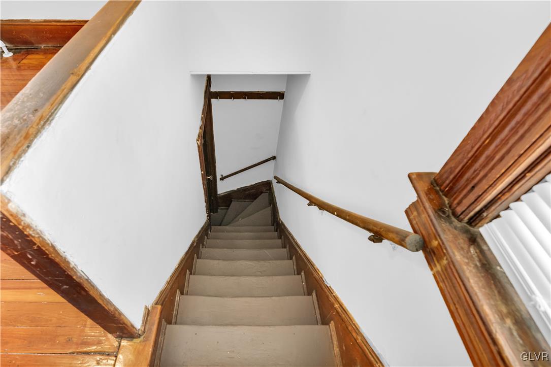 911 Spring Garden Street Easton, PA 18042 - Photo 17 of 48 a view of entryway