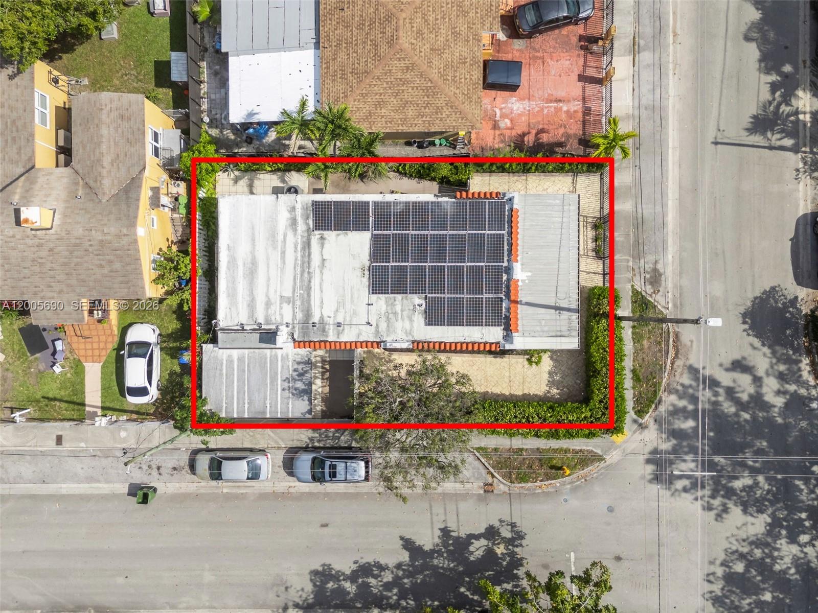 944 Southwest 10th Avenue Miami, FL 33130 - Photo 36 of 37 Check out the Solar Panels!