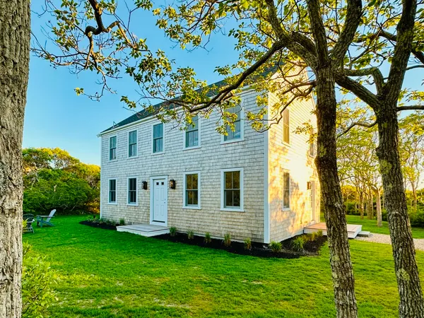 $2,695,000 | 14 Flintlock Road, Nantucket, MA 02554