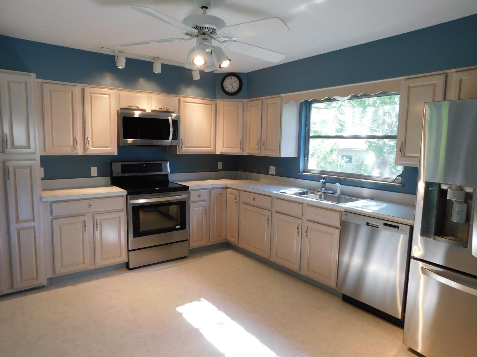 2657 Shrewsbury Road Columbus, OH 43221 - Photo 2 of 19