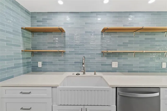 a close view of sink and tap