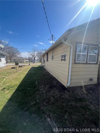 $147,000 | 417 South Oak Street, Versailles, MO 65084
