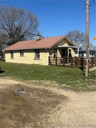 $147,000 | 417 South Oak Street, Versailles, MO 65084