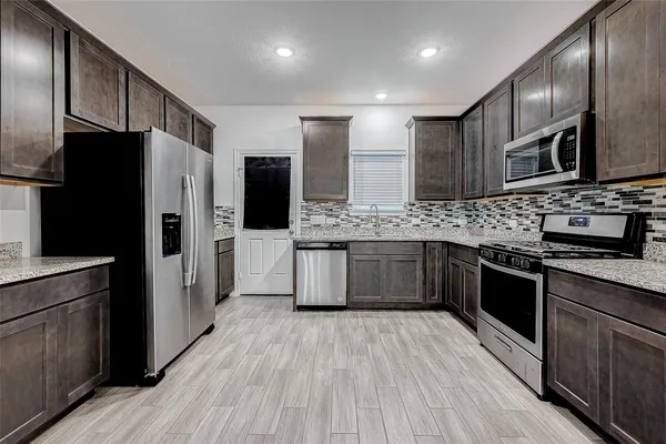 $1,795 | 25407 Northpark Lake Drive, Porter, TX 77365