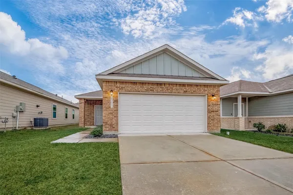 $1,795 | 25407 Northpark Lake Drive, Porter, TX 77365