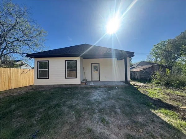 $279,900 | 402 South Brazos Avenue, Bryan, TX 77803