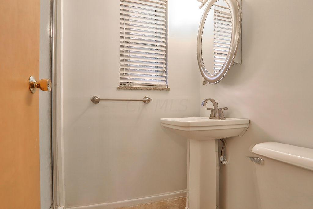 2565 Charing Road, Unit 5 Columbus, OH 43221 - Photo 11 of 15