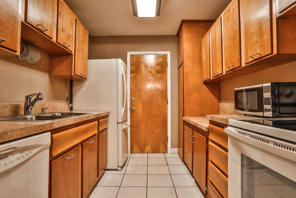 2565 Charing Road, Unit 5 Columbus, OH 43221 - Photo 6 of 15