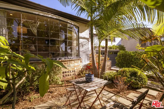 $1,490,000 | 5018 South Verdun Avenue, Los Angeles, CA 90043