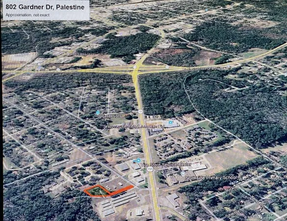 $184,900 | 802 Gardner Drive, Palestine, TX 75803