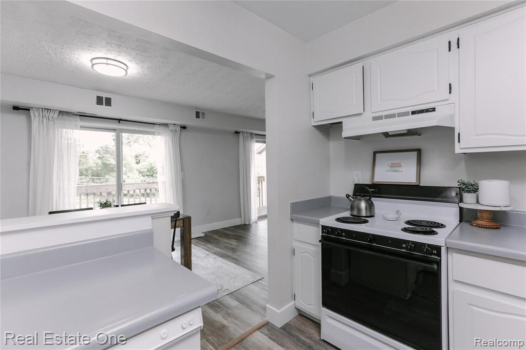 1665 Riverside Drive, Unit 12 Rochester Hills, MI 48309 - Photo 11 of 26