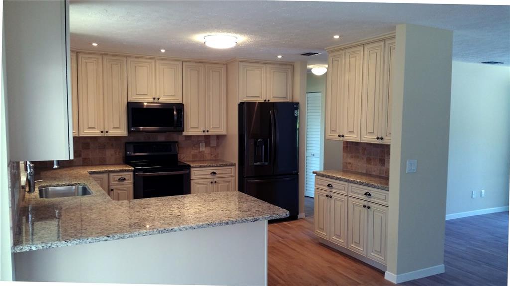 5104 Southeast Horseshoe Point Road Stuart, FL 34997 - Photo 6 of 21 Gallery Image 6